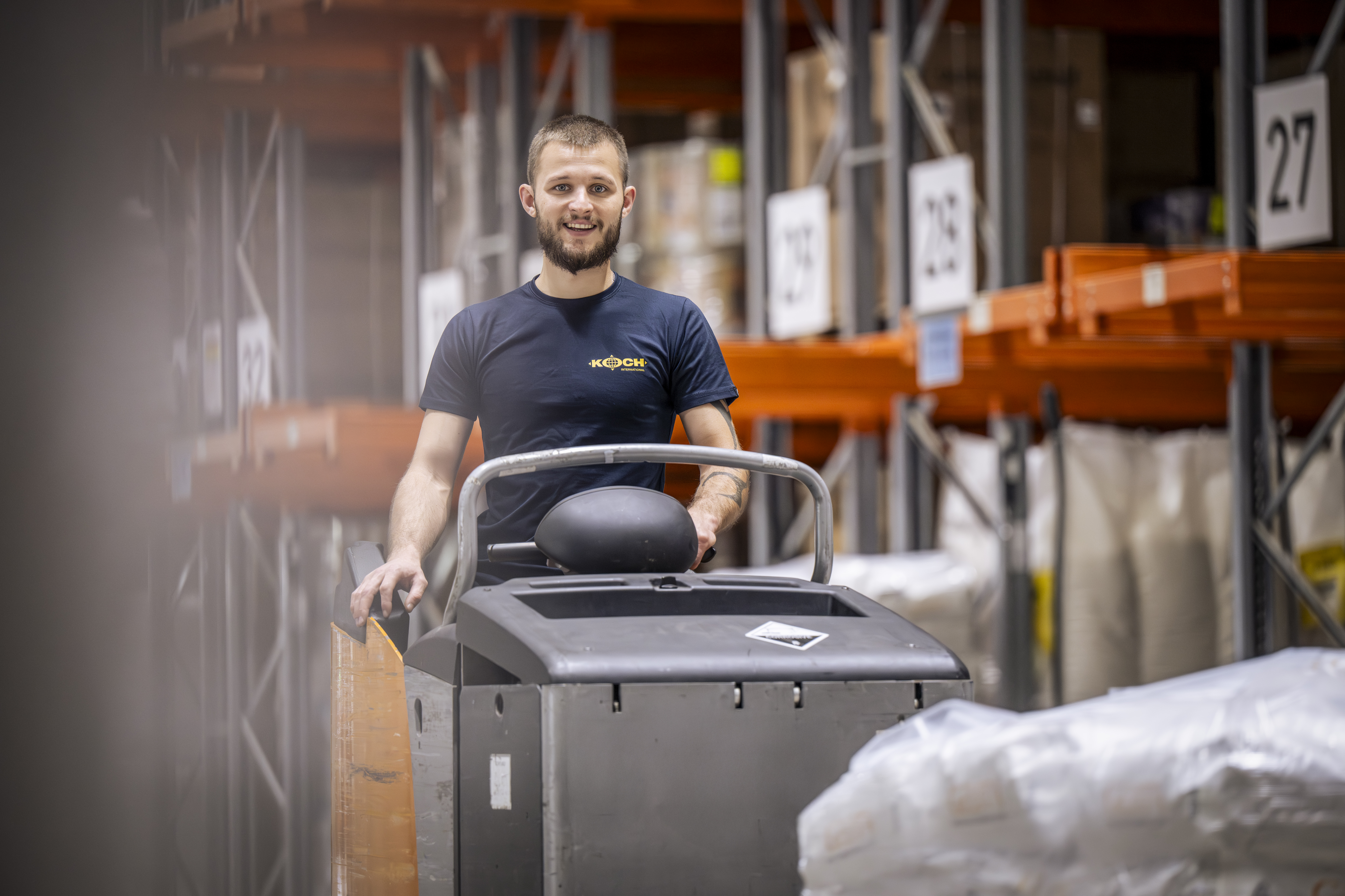 Mann auf einem Gerät